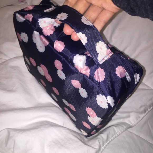 LAST ONE🙂 Cosmetic packing cube - Picture 8 of 8